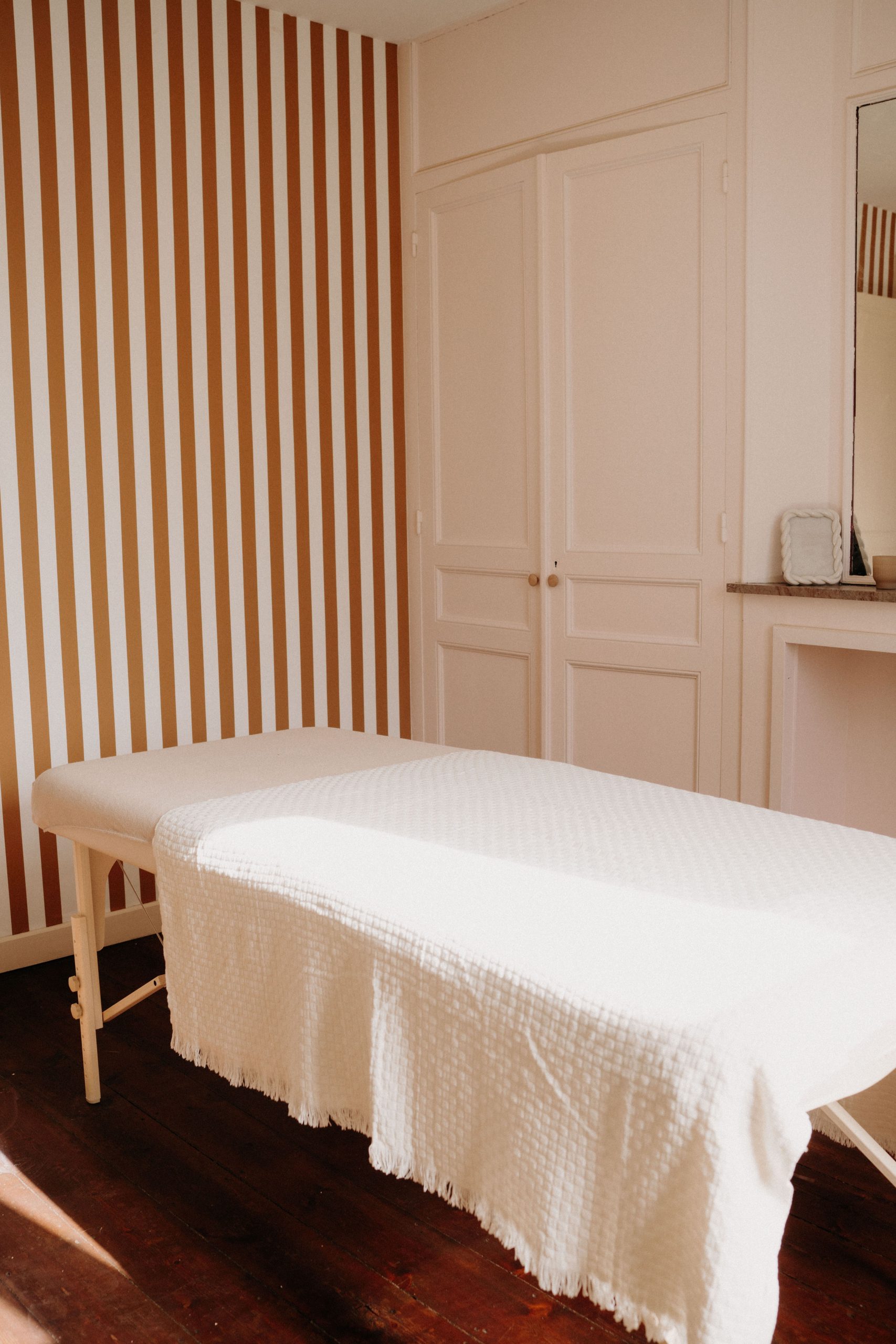 maison oma salle massage femme césarienne cicatrice et prénatal et ventre femme enceinte